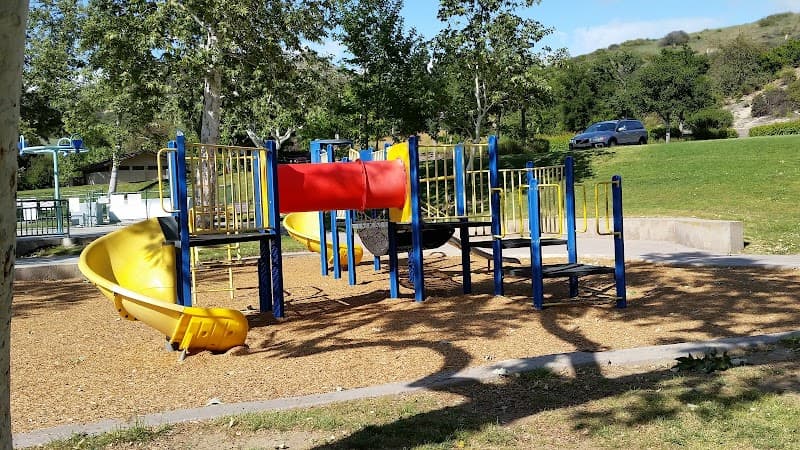 Dog parks in Oak Park, California