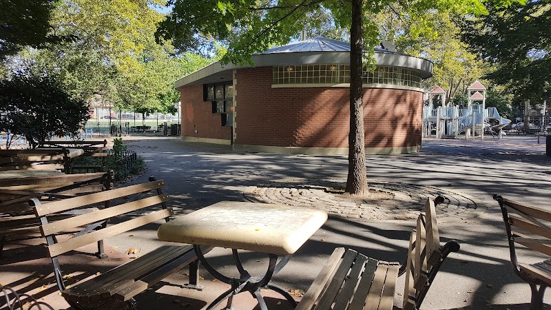 Sternberg Park photo 3