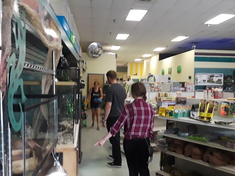 Critters & Co Pet Center& Rescue photo 3