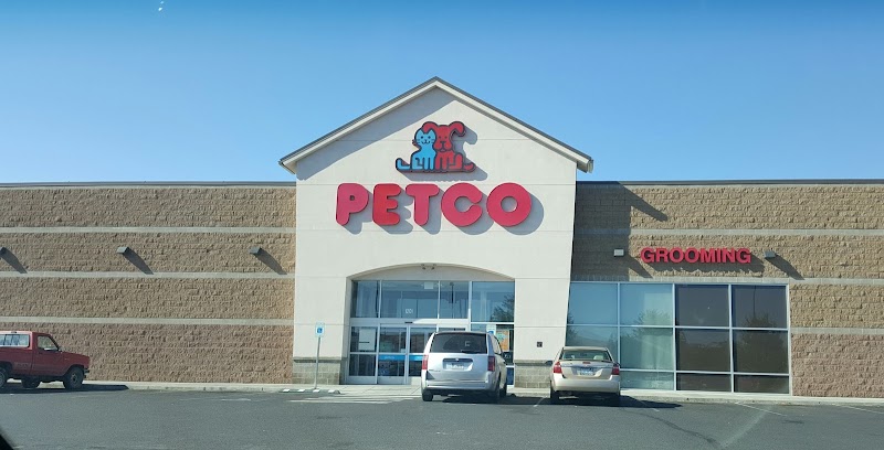 Petco - Indoor Dog Park in Yakima, WA | Indoor Dog Park