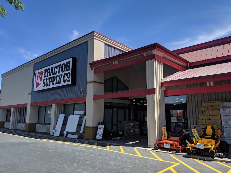 Tractor Supply Co. - Indoor Dog Park in Yakima, WA | Indoor Dog Park